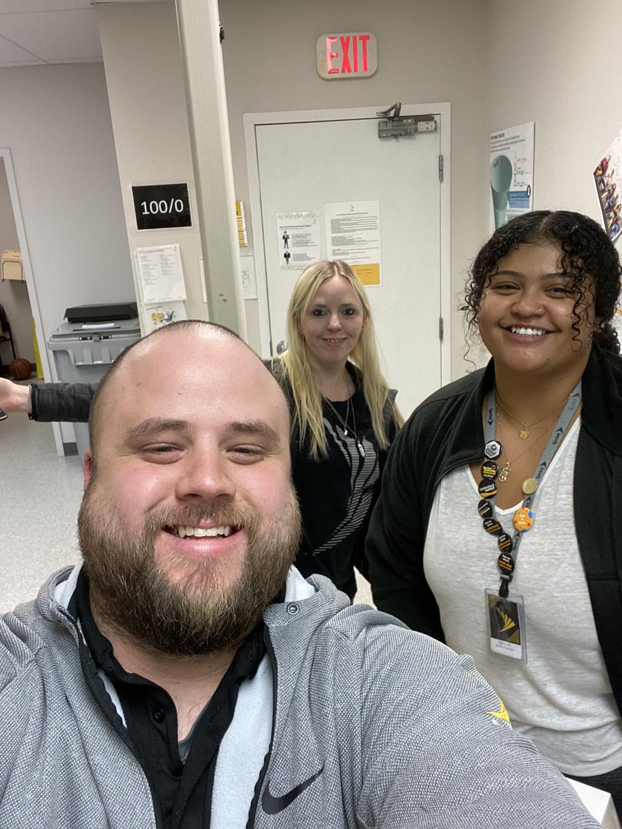 stogdog08's tweet photo. Solid day here at Madison! Good takeaways and some awesome pitches coming from these two! #sprintfam #midwestpride @Hawley11511 @mark_nachman @ZachT_SPRINT @terryliptak https://t.co/HJwgsbgs15
