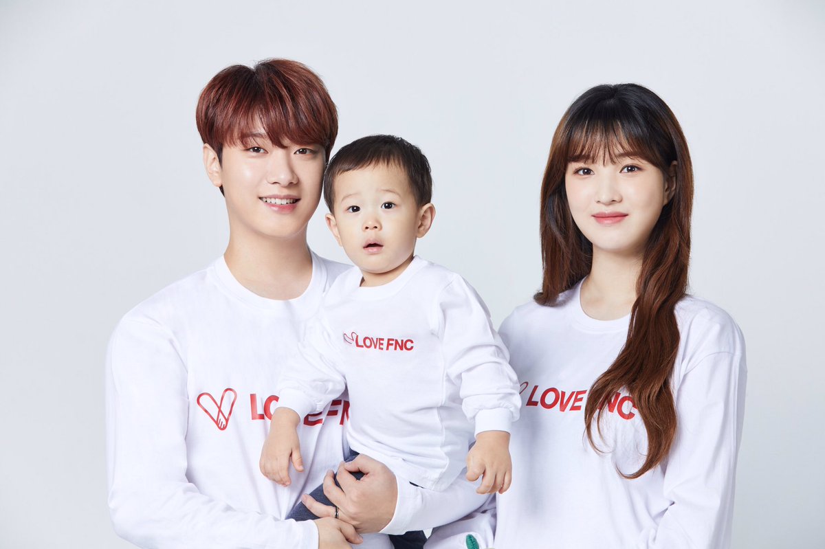 LOVEFNCofficial's tweet photo. [해피빈 정기저금]
“짱이가 태어난 이후로 주변 아이들의 일이 남일 같지 않더라고요. 가정의 보살핌 아래 자라지 못하는 아이들을 위해 늘 응원하고자 합니다.”
- 최민환·율희 부부 인터뷰 중
#해피빈 #정기저금 바로가기 >> https://t.co/flvBAYmcLA
#최민환 #율희 #SUPPORT #DONATE #LOVE #LOVEFNC https://t.co/hZ02g8VkzP