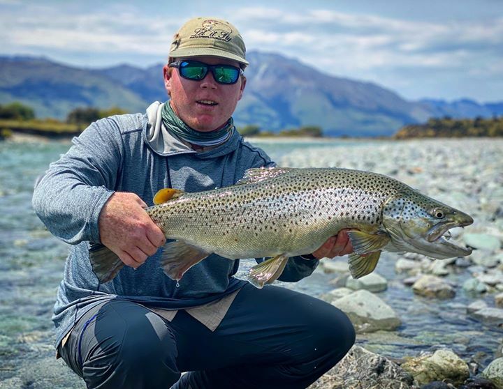 NZflyfishing's tweet photo. Woah! Mr. Carter shows off a fantastic South Island brown from his recent trip. Interested to do the same? Contact an expert @bestofnzflyfishing and book now for 2021! #trout #browntroutflyfishing #flyfishing #southislandnewzealand https://t.co/lRMBHDjNXW https://t.co/nNhX6uCkkN