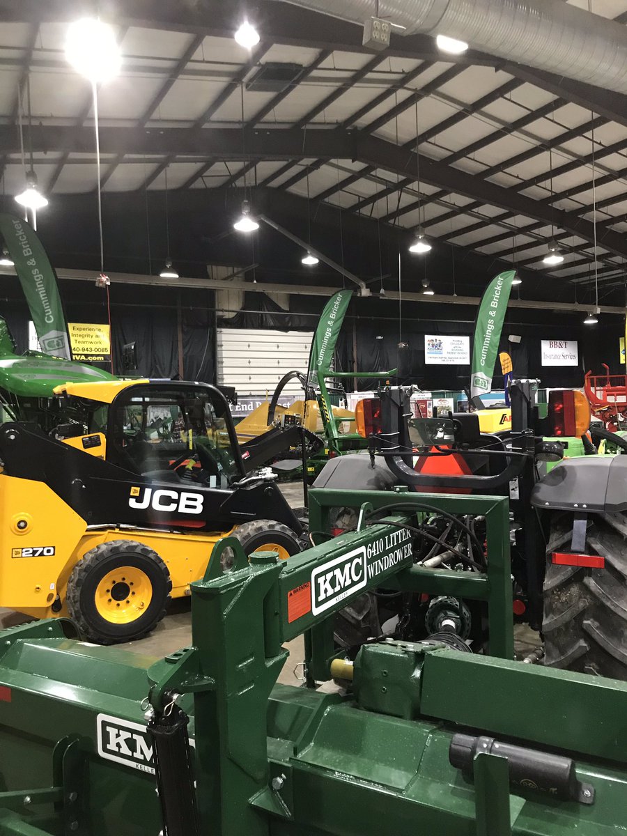 henhousebandit's tweet photo. Ran into some great friends and saw some incredible products, vendors, and new technology at the #vafarmshow this afternoon in Fishersville. @VaFarmBureau #virginia #ag https://t.co/GLTXcKR4er