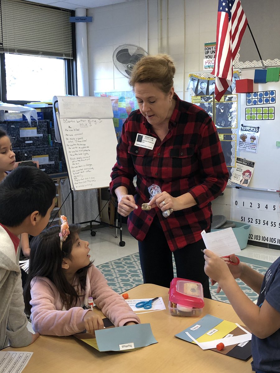 Mrs_MPeluso's tweet photo. Another awesome visit from Ms. Suzy Anderson @DuPageAITC. 2nd graders learned about the 4 layers of soil in preparation for our upcoming earth science unit. #asd4all #proud4ardmore https://t.co/COsVwypsGi