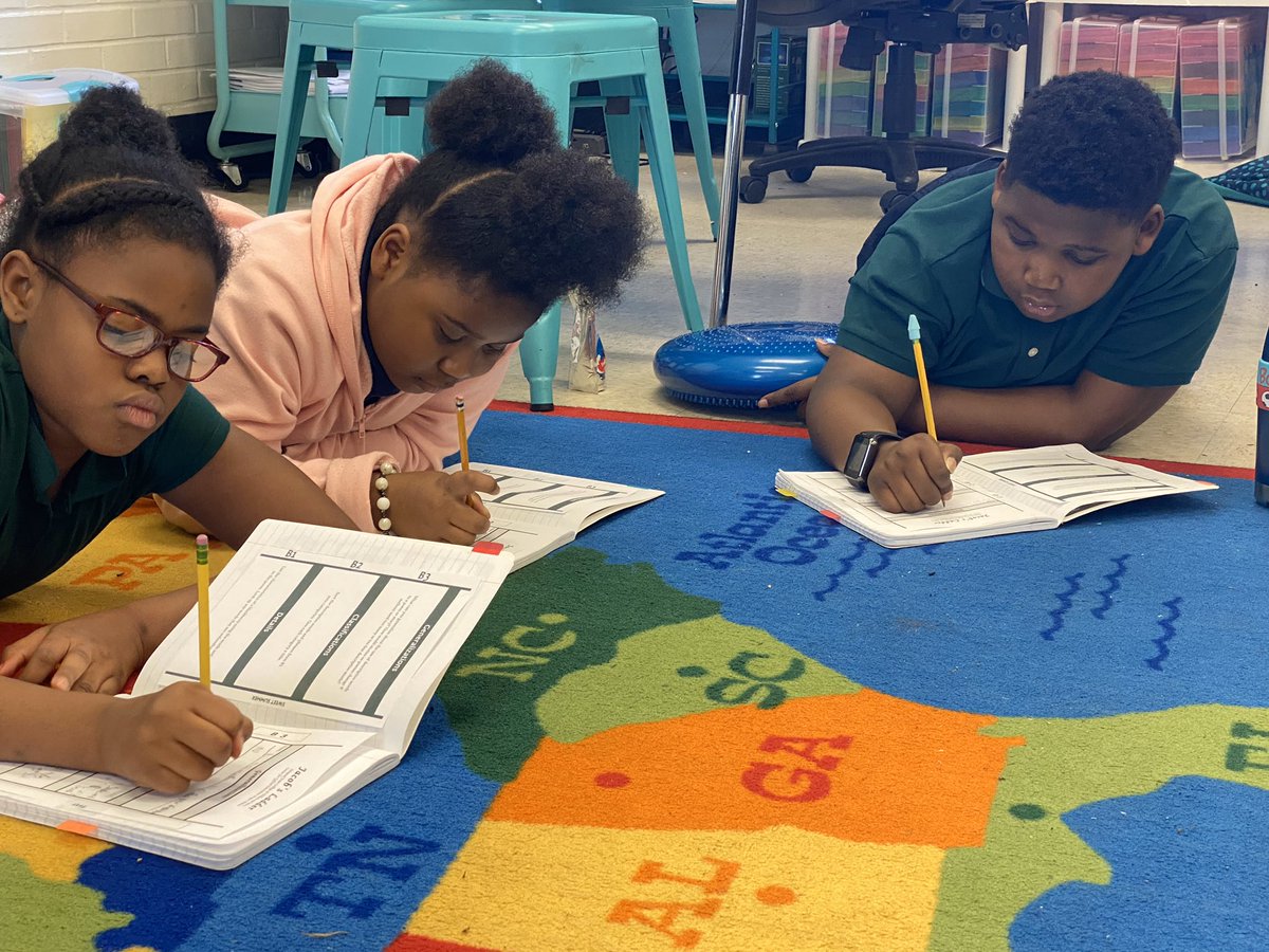Sunset_Park_CAS's tweet photo. Mrs. Wallace’s after school group made colorful sentences and used Jacob’s Ladder to practice thinking, questioning, and writing skills today. @rockhillschools @willjr316 @brakefield2001 #jacobsladder #extendedthinking https://t.co/wEMv1erFDW