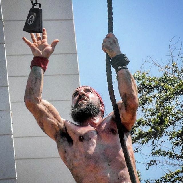 spartan_glory_'s tweet photo. “Don't count the days, make the days count” Muhammad Ali.
.
.
By @madtrainning
.
#ringthebell #ropeclimb #ocraddict #obstaclecourse #ocrlife #obstaclerace #spartanup #spartantraining #spartan https://t.co/4hjnUzLMyp