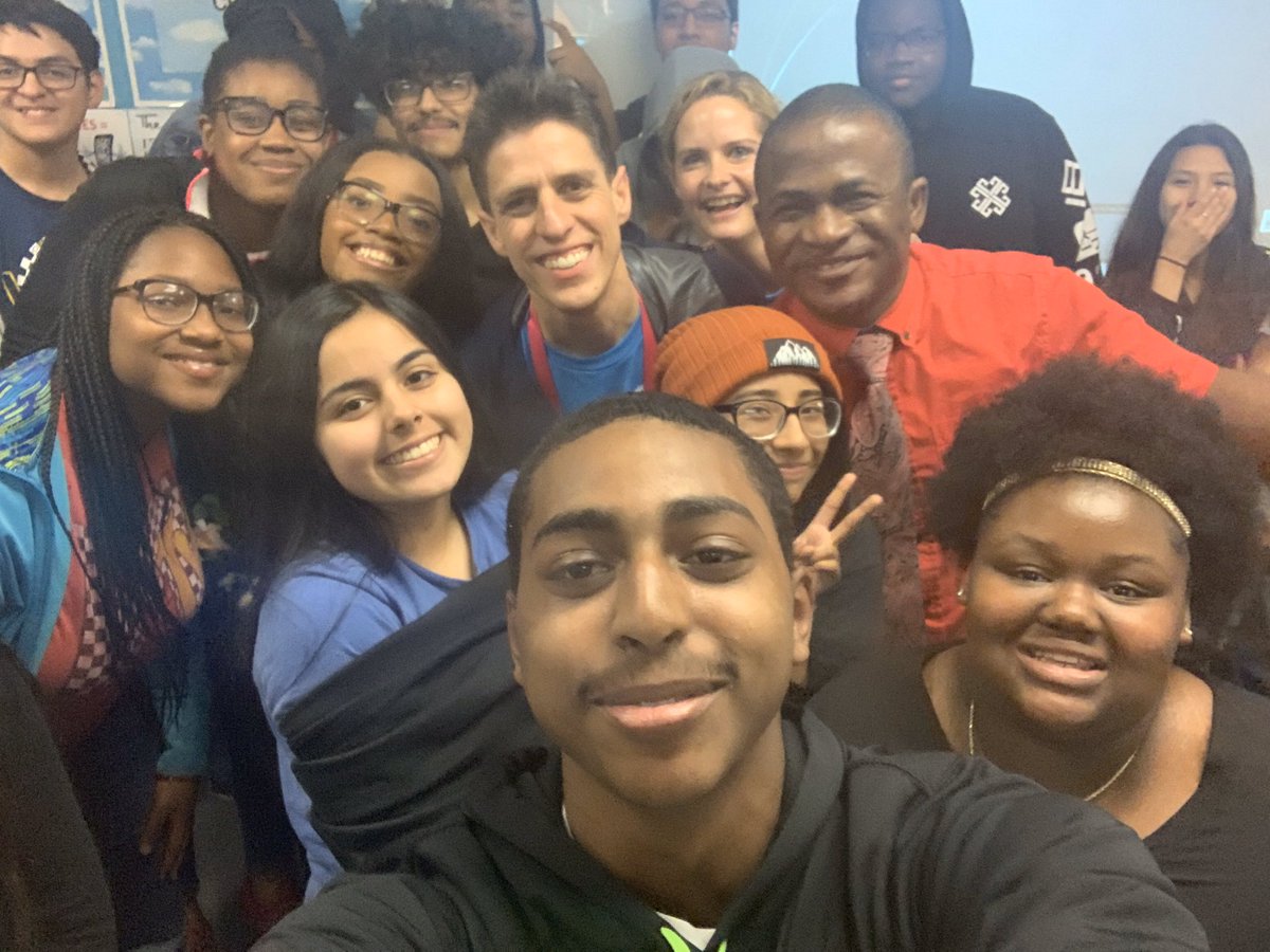 SECHS_Hisd's tweet photo. Ayyyyeeee #TwitterForGood #leadlearnlevelup https://t.co/6r5vNYtIOV