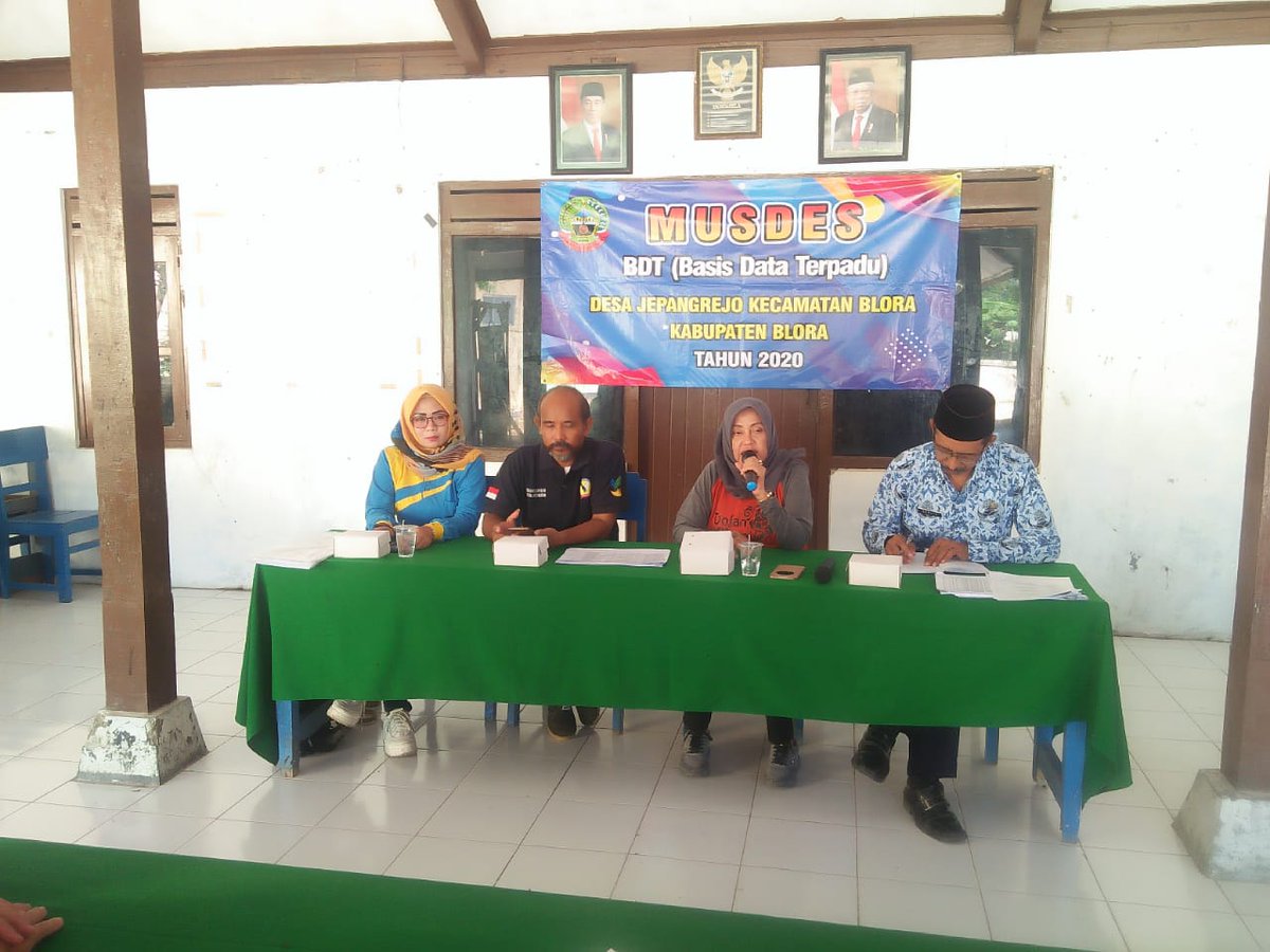 Musyawarah Desa BDT(Basisi Data Terpadu) yang dihadiri Kasi Kesra Kecamatan Blora serta Dari PKH dan TKSK Kecamatan Blora yg ber tempat di balai Desa Jepangrejo tanggal 17 januari 2020 #Kecamatanblorabisa2020