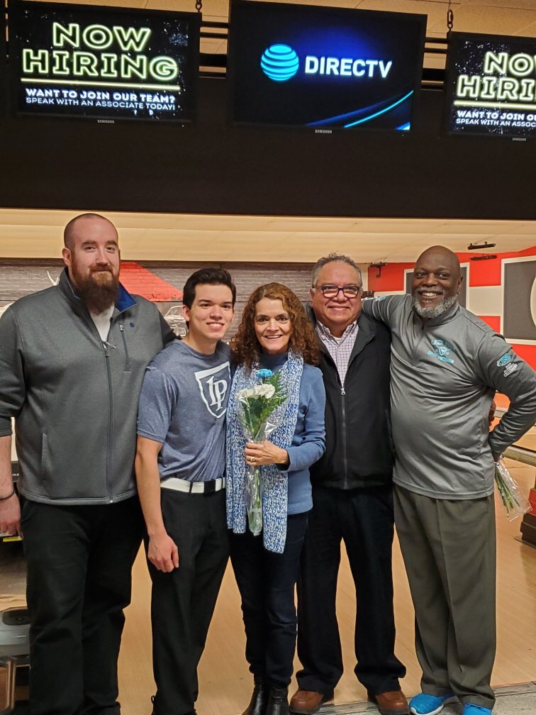 LPGBOWLING's tweet photo. Happy Senior Night to our Boy bowlers, and to Greg Edwards, who will be retiring after this season! I have learned so much from you, and I cannot thank you enough. Congratulations boys, and good luck on your next adventure after LP!💙#WeAreLakePark #lancersforlife https://t.co/MDcLYM7kkx