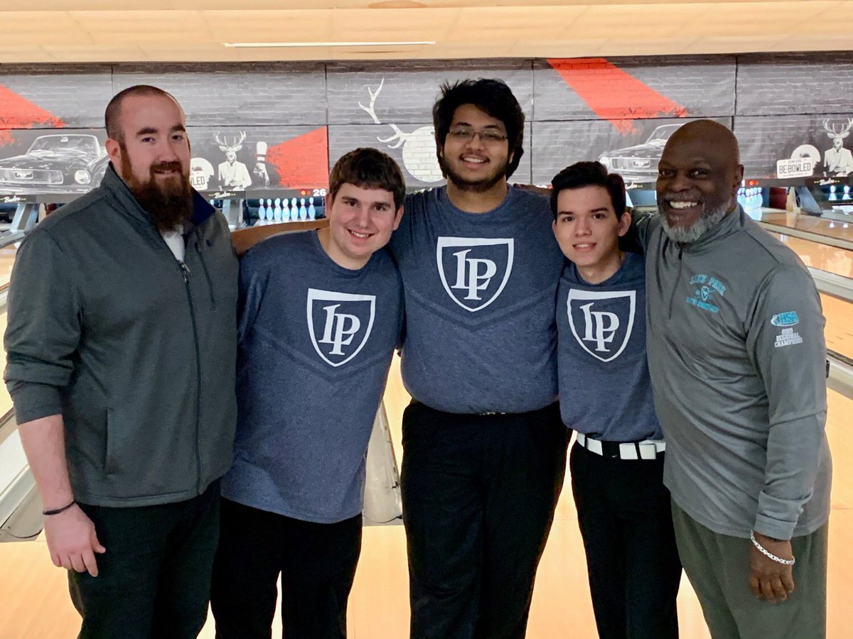 LPGBOWLING's tweet photo. Happy Senior Night to our Boy bowlers, and to Greg Edwards, who will be retiring after this season! I have learned so much from you, and I cannot thank you enough. Congratulations boys, and good luck on your next adventure after LP!💙#WeAreLakePark #lancersforlife https://t.co/MDcLYM7kkx