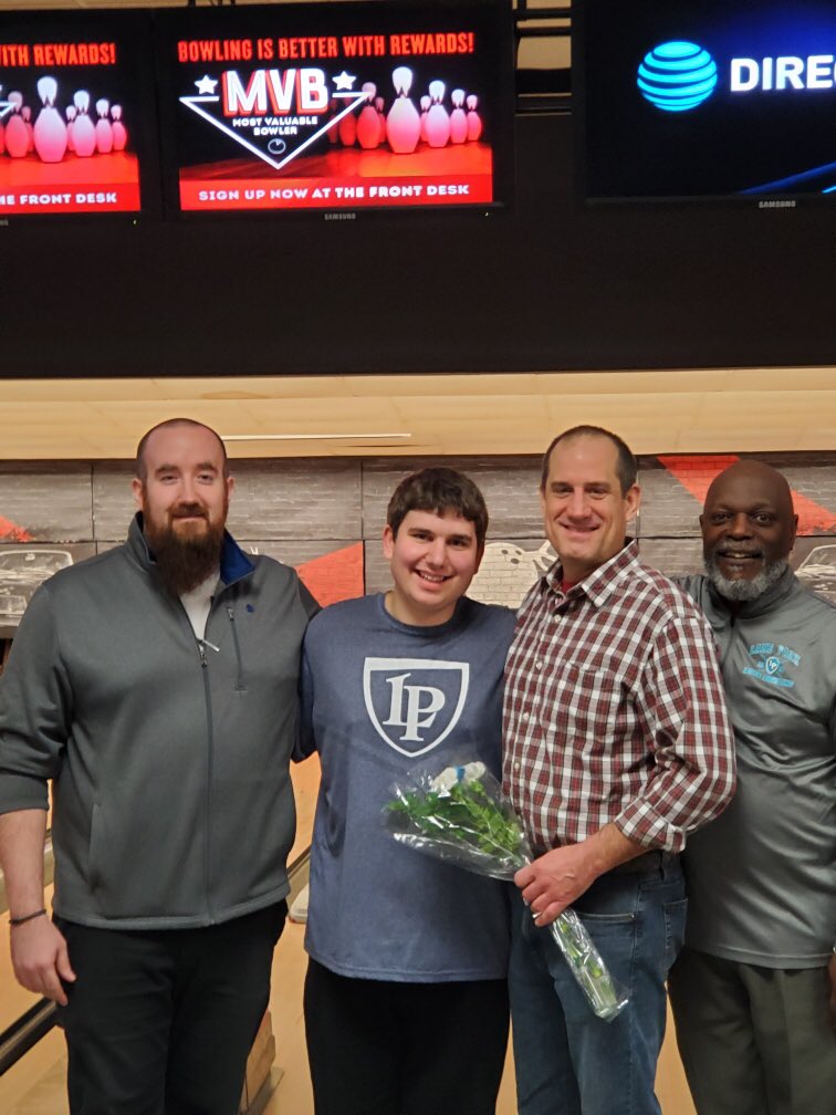 LPGBOWLING's tweet photo. Happy Senior Night to our Boy bowlers, and to Greg Edwards, who will be retiring after this season! I have learned so much from you, and I cannot thank you enough. Congratulations boys, and good luck on your next adventure after LP!💙#WeAreLakePark #lancersforlife https://t.co/MDcLYM7kkx