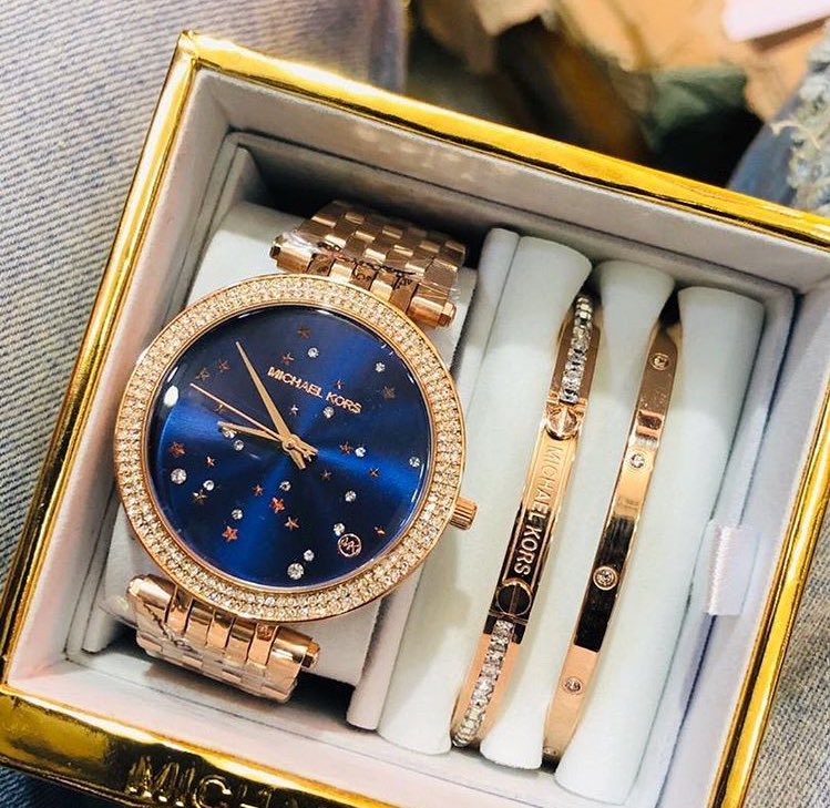 Nimmie__'s tweet photo. Ladies Wrist watch available 
Price: 28,000 Naira
Free delivery within Lagos.

Please retweet https://t.co/2KNMgy6I0H