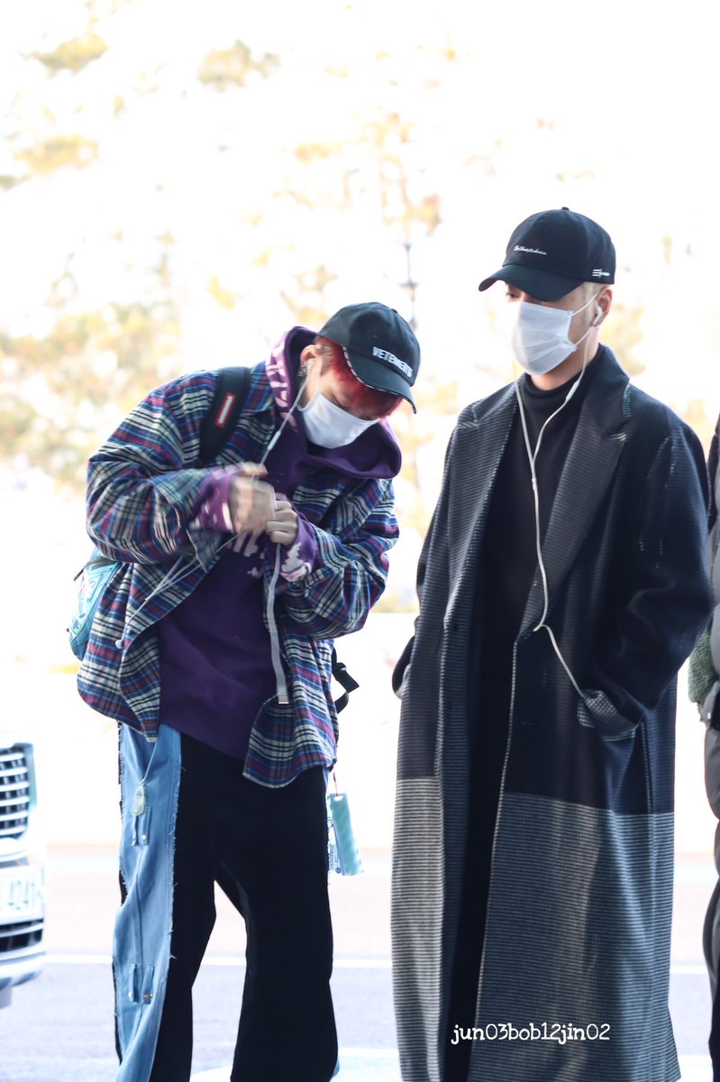 jun03bob12jin02's tweet photo. 200117 ICN

#iKON #아이콘 #준회 #구준회 #바비 #김지원 #BOBBY #JUNHOE https://t.co/ZtsCRZ3qMG