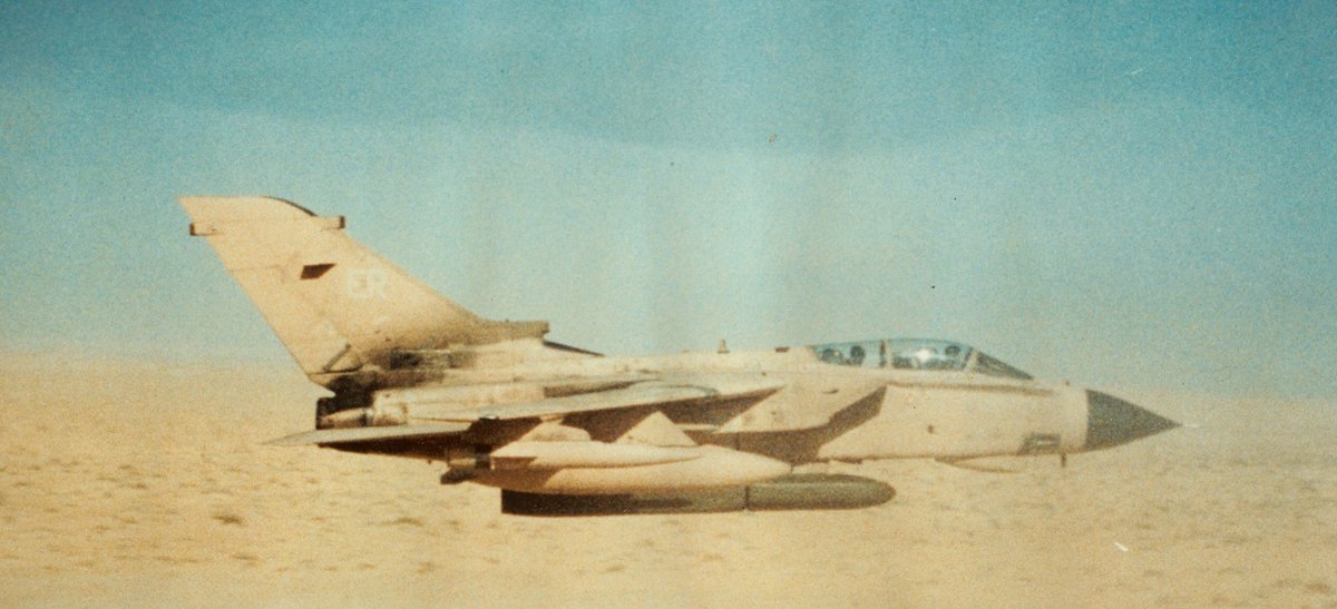 JohnNicholRAF's tweet photo. 17 Jan @1991DesertStorm, 29 yrs ago, the first waves of Tornados, which had attacked in darkness, had all landed safely and we were off on the 2nd wave.
It was now daylight.
Things were about to get a tad tricky! 
#DesertStorm https://t.co/dcjkatRE5A