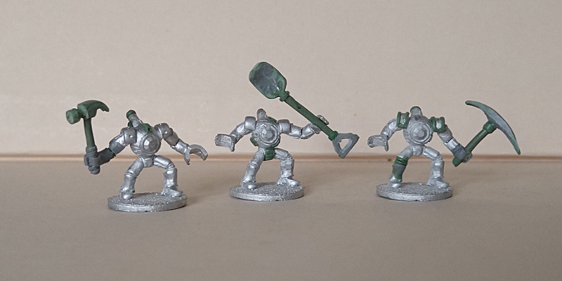 ExManus's tweet photo. And now; more Gem-bots! because the people asked for More Gem-Bots!

Equipped with assorted tools; these little automatons are ready help with anything you need. That . . . or lead a violent uprising of working class robots.

Remember! Always treat your Gem-bots well. https://t.co/4QhRGACe9E