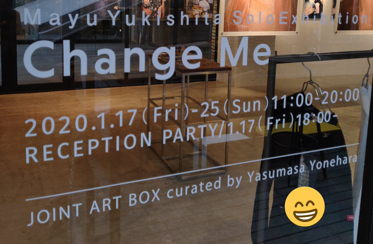 雪下まゆさんの個展へ
おじさん1人で原宿。