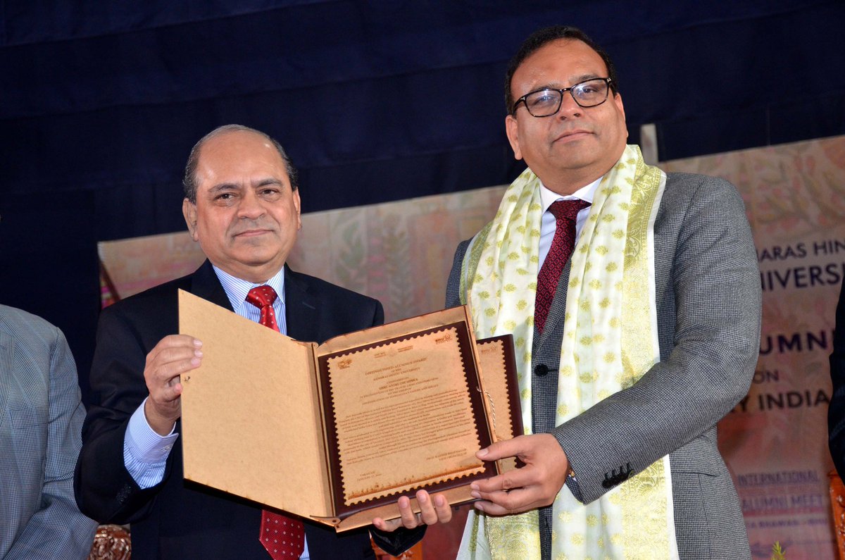 VCofficeBHU's tweet image. Sh. Anirudh Mishra, Founder, IMR Group of Companies, London, receiving the #BHU Distinguished Alumnus Award. @bhupro