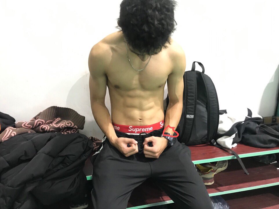 LzyLEE1's tweet photo. 无聊 https://t.co/MYLw0apAjX