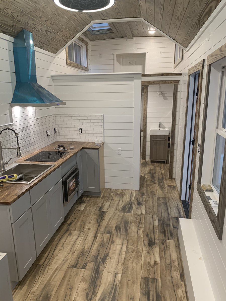 altinyhomes's tweet photo. This beauty is so close to being ready for her close up!  Just a few more finishing touches and she’ll be ready for her new lake front home.  #tinyhomebuilder #weloveourclients #weloveourjobs #lakelife #tinyhouseonwheels #windowsfordays https://t.co/wr6TGxqywp