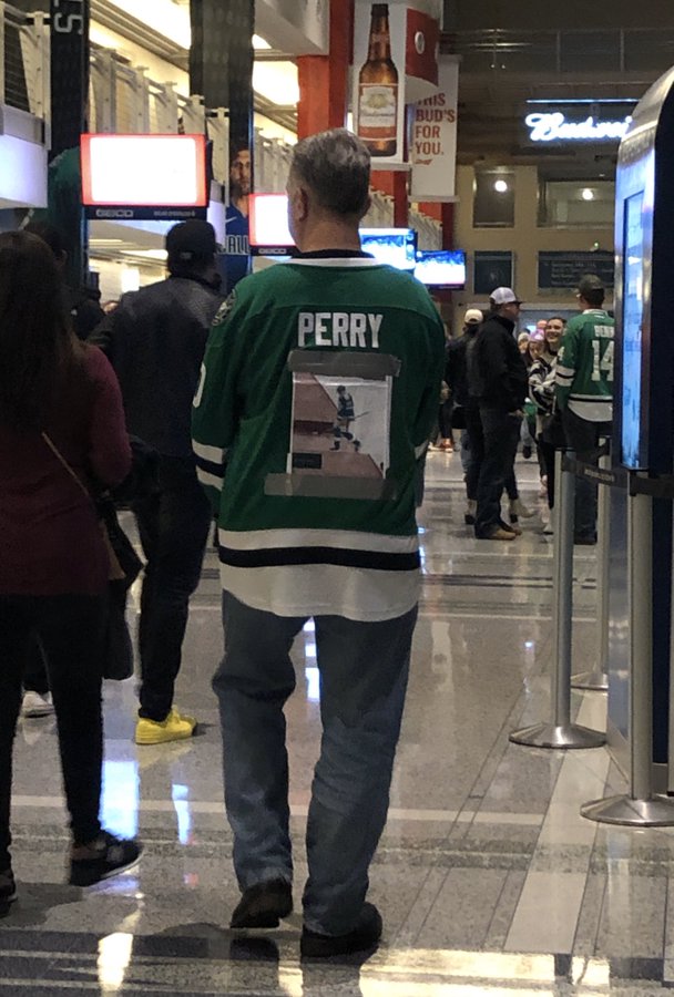 EOdBWHpXkAAQYH6?format=jpg&name=900x900