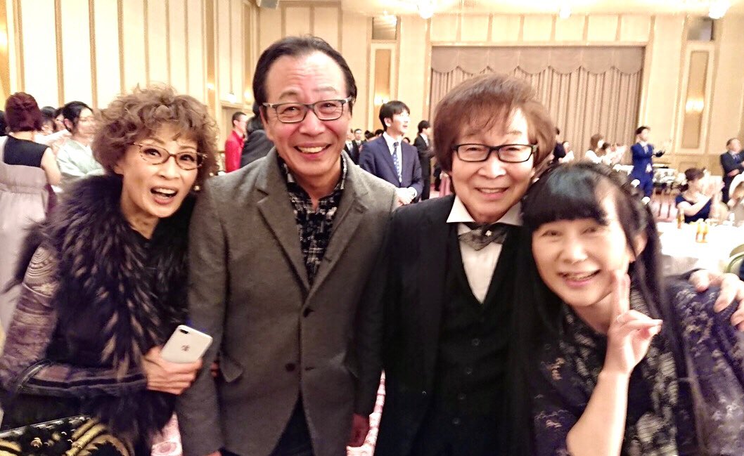声優 古川登志夫 青二プロダクション 青二プロダクション新年会 左から 平野文さん 田中秀幸さん 古川登志夫 柿沼紫乃 田中さんと僕の間の奥に写っておられるのは 青二塾東京校 濱野雅嗣事務局長 仕事など諸般の事情で欠席された方も 声優 古川登志夫 青二プロダクション 青二プロダクション新年会 左から 平野文さん 田中秀幸さん 古川登志夫 柿沼紫乃 田中さんと僕の間の奥に写っておられるのは 青二塾東京校 濱野雅嗣事務局長 仕事など諸般の事情で欠席された方も