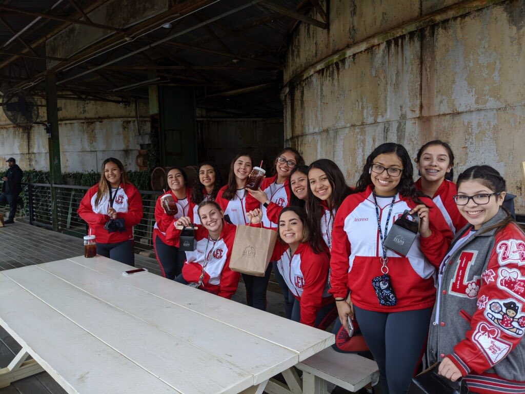leeneisd's tweet photo. Cheer making a quick stop at Magnolia House in Waco as they head to competition in Dallas!!! Good Luck tomorrow!! Go Vols!!!! 🔴⚪️🎀⚪️🔴 #RootedLEE #DiscoverLEE @crowe_55 @LEEAPCastaneda @sellers_jdub @svalles99 @DaveDretke @neisd_stem https://t.co/hQFgISEliM