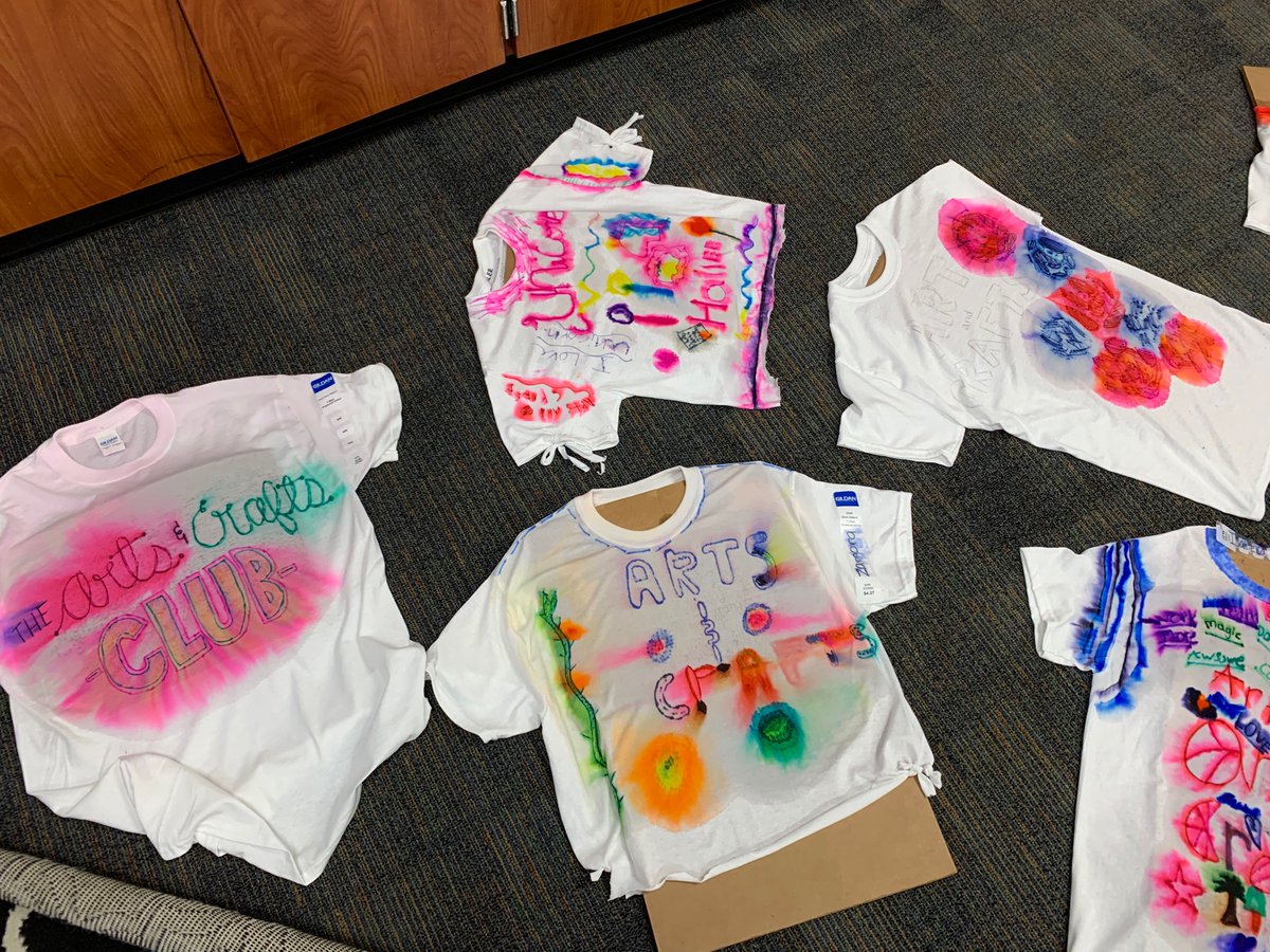 MsMendozacrew's tweet photo. How lucky is @CyFairYeager ??  Clubs have just made their debut this week, and all of our S’s are so excited!  We have everything from T-shirt making to coding!  #yeagerbuzz @ldickens_cfisd @Caldwells_Class @MrsKovanda https://t.co/JdSESYq13s