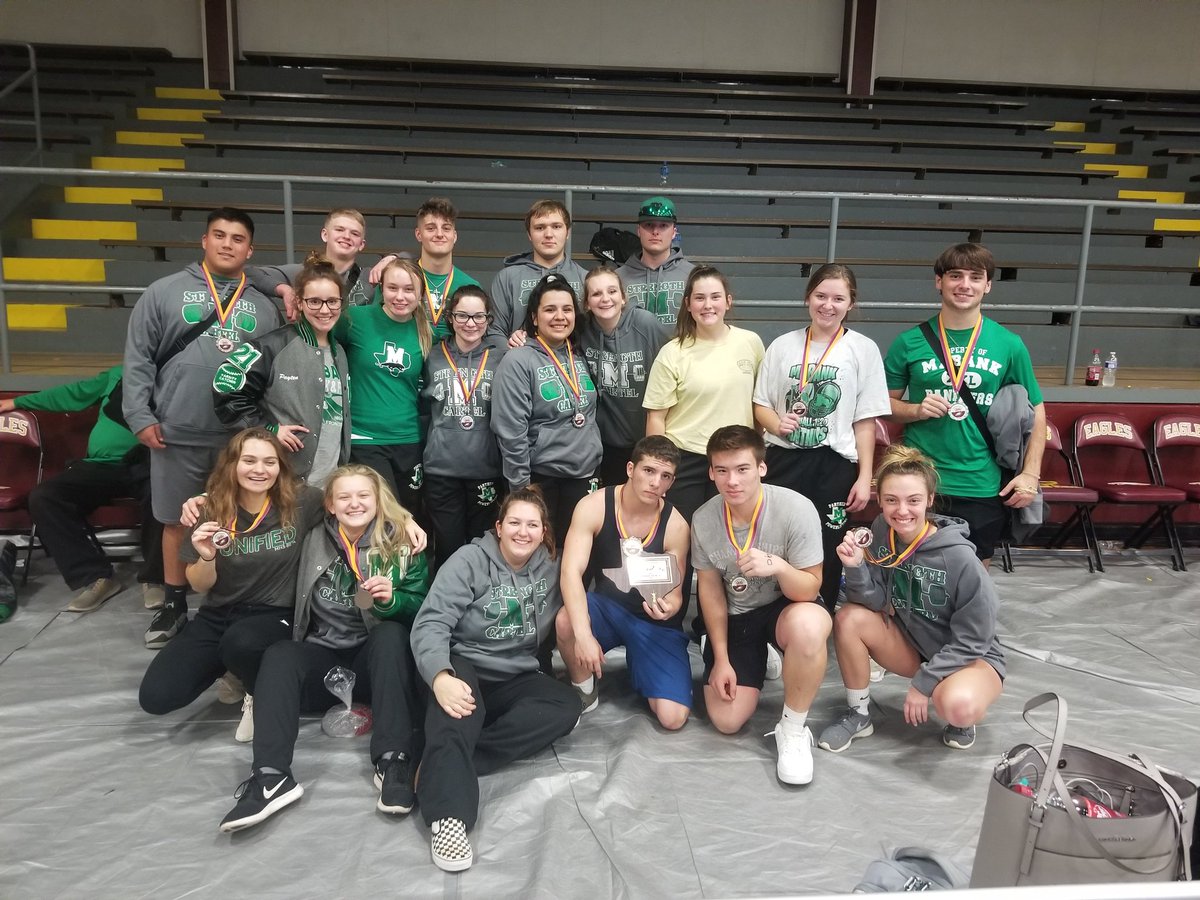 PantherPowerli1's tweet photo. Boys finished 3rd overall, too many metals to count for boys and girls!!! Great night in Fairfield! https://t.co/0nCPPwtDjr