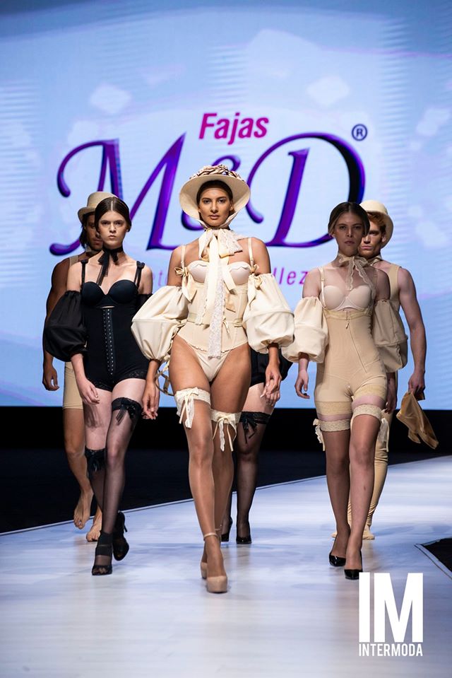 Intermoda's tweet photo. Inspirada en los estilos que fueron marcando la evolución de la ropa de control Fajas M&D presentó una llamativa pasarela dentro de #IM72. La originalidad y vanguardia se hicieron presentes en este desfile donde la comodidad y soporte de los modelos fue la gran atracción. https://t.co/H9jLuFQ6Z7