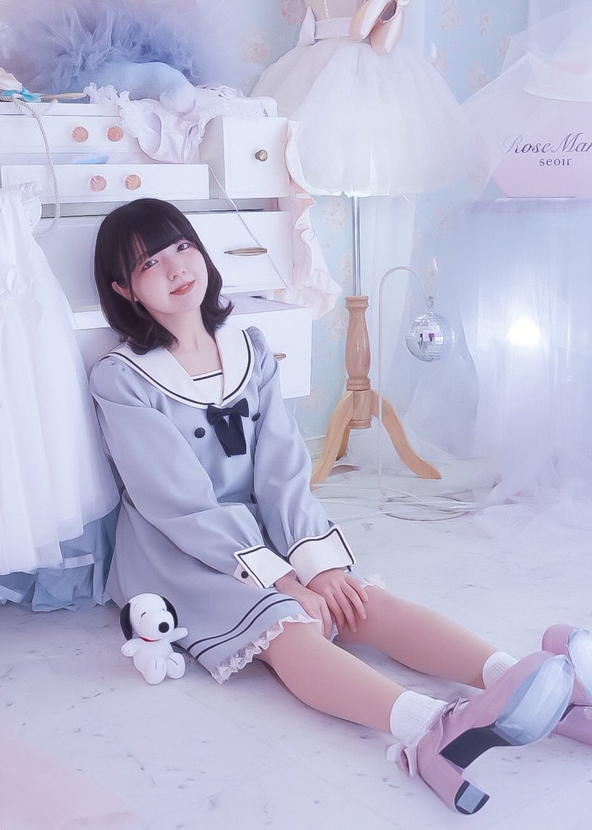 happyman555jp's tweet image. 2020.01.12 LLG撮影会　@llgphoto 
なまいきリボンスタジオ2 
model 南なこさん　@nako_LLGirls 

⑤

pale blue 

and

the world famous dog 

#Hello2020