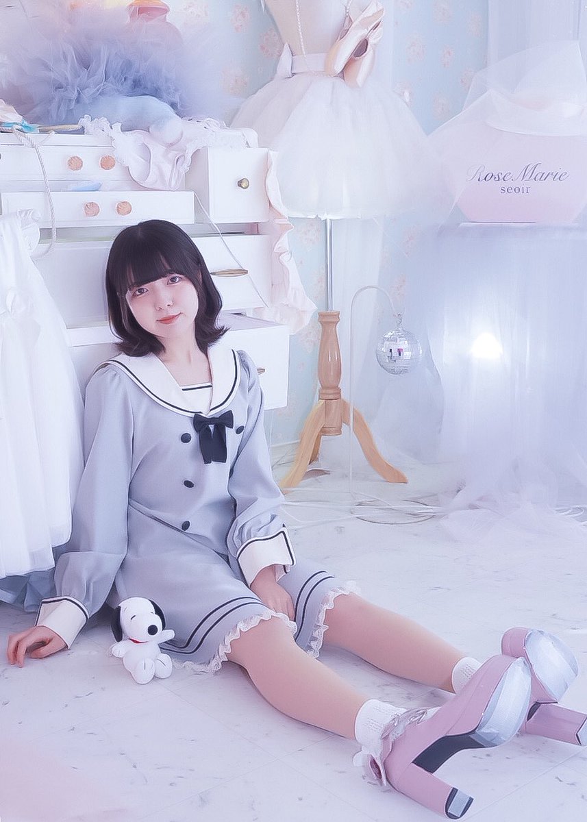 happyman555jp's tweet image. 2020.01.12 LLG撮影会　@llgphoto 
なまいきリボンスタジオ2 
model 南なこさん　@nako_LLGirls 

⑤

pale blue 

and

the world famous dog 

#Hello2020