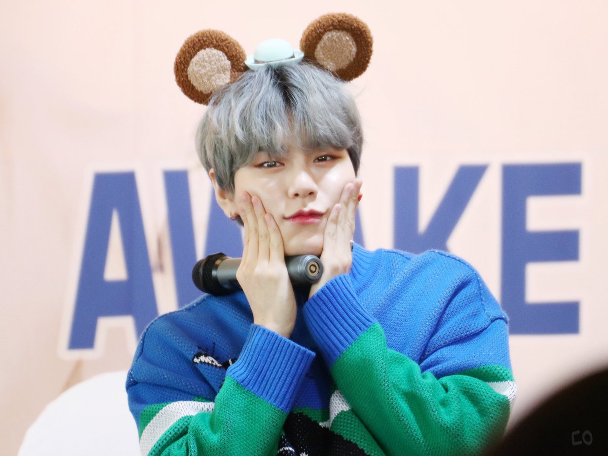 jbj_bb's tweet photo. 190428 팬싸인회
날씨 좋은 날 광안리처럼 이쁜 상규나 🥰
우리규니는 뭘 먹고 이렇게 잘생겼눈데 귀엽고 이뿌니 ?????
정말 팔대 불가사의라구 누뉴뉴누뉴뉴뉴
#JBJ95 #상균 #김상균 https://t.co/UNkN1FJFNs