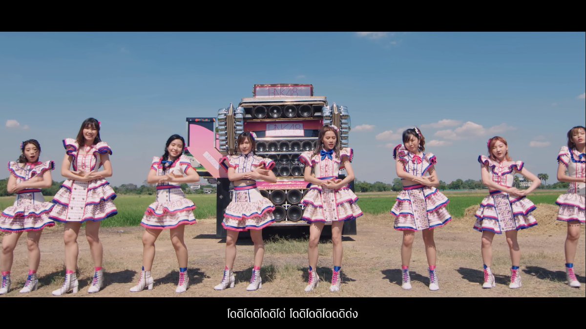 sosine20's tweet photo. ฉันว่าเพลงนี้ต้องมาหว่ะ ไปฝึกเต้นด่วน
โดดดิดง โดดดิดง โดดดิดง โดดิโดดิโดดิโด่

#โดดดิดง #BNK48 https://t.co/905jXTxbaV