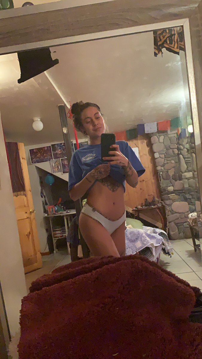 shayndoes's tweet photo. cutest lil cleaner you’ve seen. 😇 subscribe to my #onlyfans to see more 😛 https://t.co/l3COn3y9NR #hotmaidstatus #buymynudes #sellingnudes #thirstythursday https://t.co/9rZIkG379i
