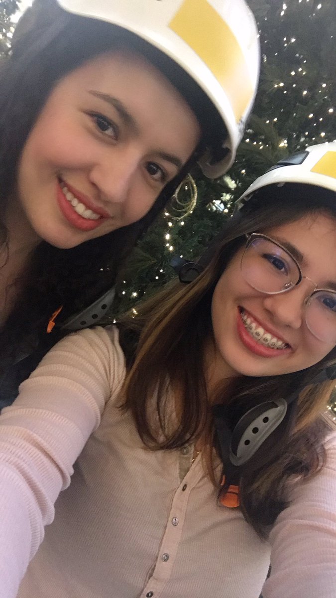 mary8903's tweet photo. Relax ❄️⛸so fun!! 😄🤣@02_KellyV https://t.co/xYBr59hlVZ