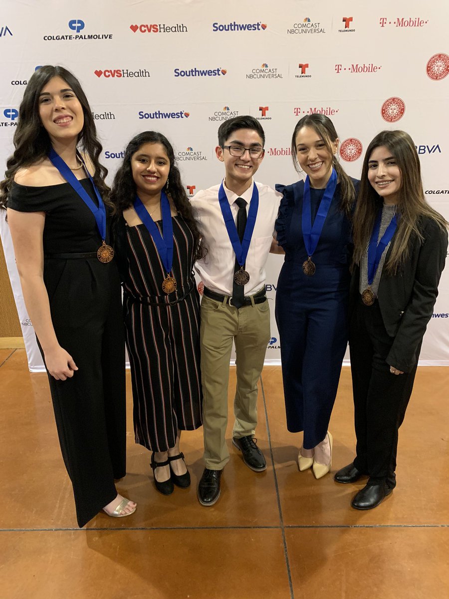 HHFoundation's tweet photo. Congratulations to our 15 students, Latino leaders who received the 2019 #Dallas #HispanicHeritage Youth Awards!
Congratulations to their parents for being the support behind these leaders of today! #YA19 https://t.co/dTd4vGg3yc