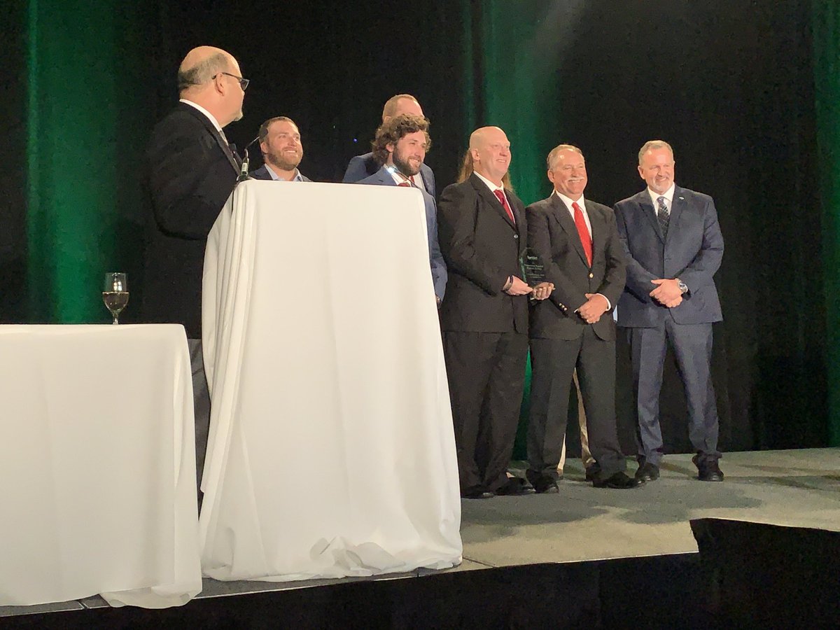 CBGenesisSports's tweet image. What a great way to end the #STMA2020 ⁦@FieldExperts⁩ conference. ⁦@ChrisMay117⁩ ⁦@batsgrass⁩ ⁦@DukeGroundsCrew⁩ among the many award winners tonight. Great week for all of us in the industry.