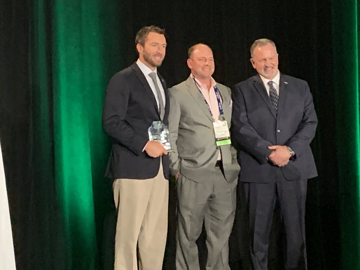 CBGenesisSports's tweet image. What a great way to end the #STMA2020 ⁦@FieldExperts⁩ conference. ⁦@ChrisMay117⁩ ⁦@batsgrass⁩ ⁦@DukeGroundsCrew⁩ among the many award winners tonight. Great week for all of us in the industry.