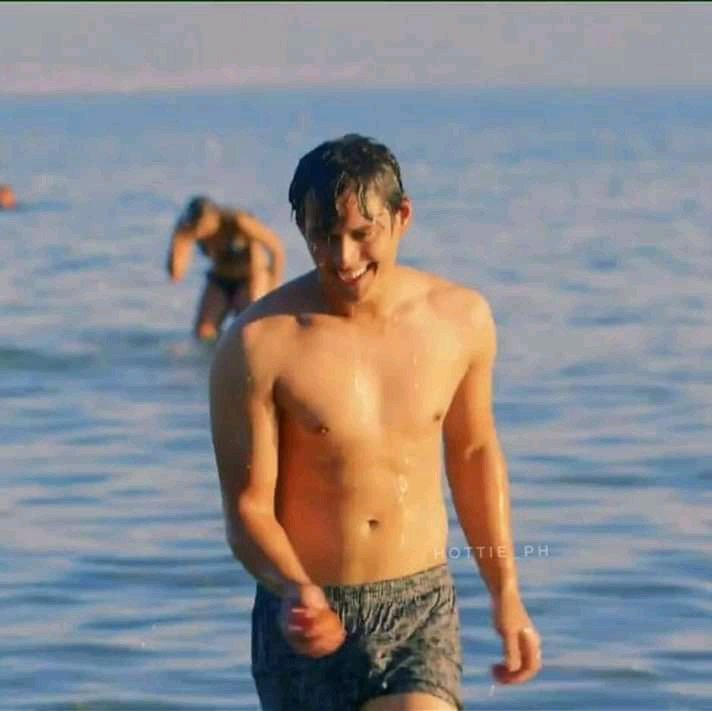 kenxx2002's tweet photo. Enrique Gil💦 https://t.co/U9ku9Q3UGb
