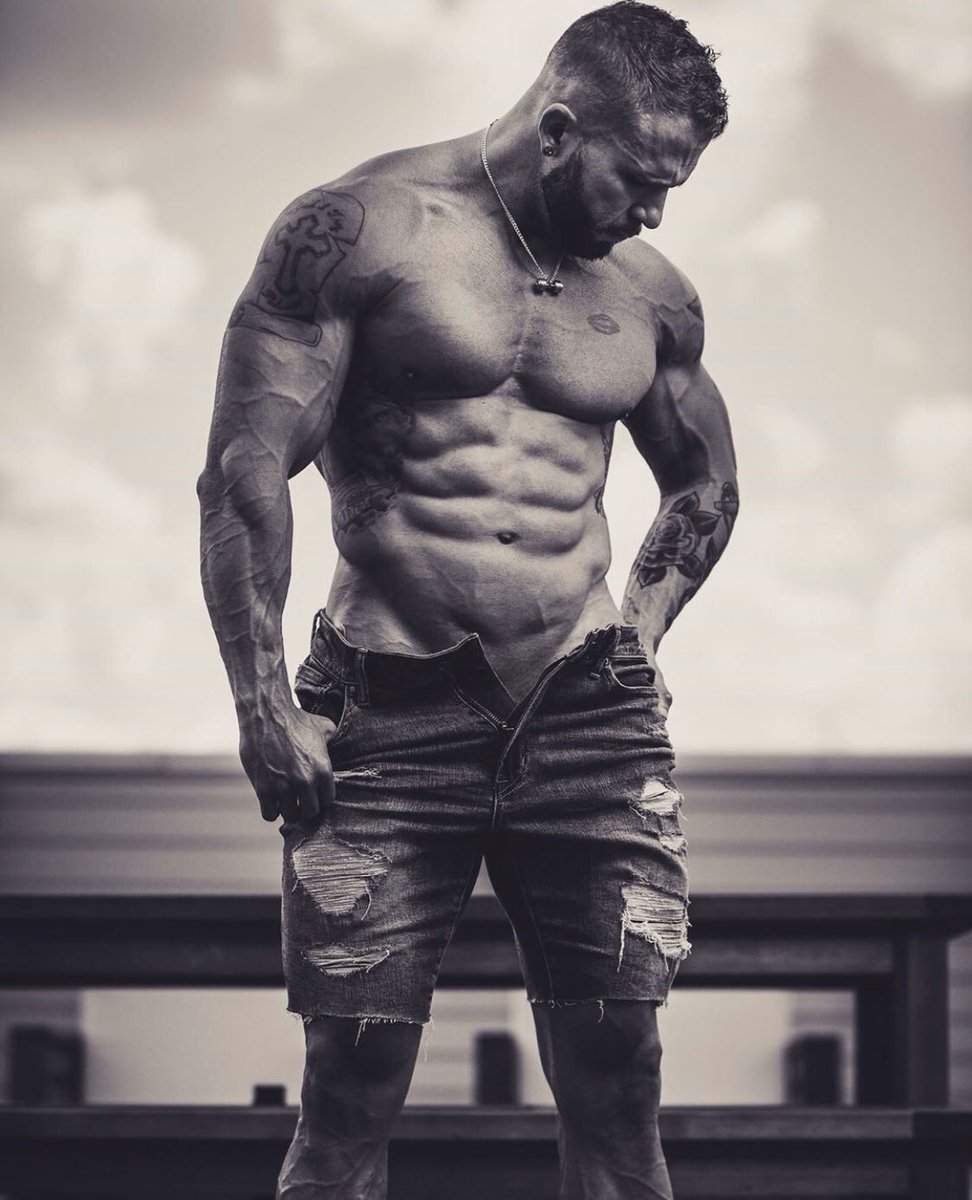 OPhysiqueMag's tweet photo. Officially Physique is a magazine dedicated to showcasing athletes and competitors beyond the gym. Men’s fitness can have sex appeal too! 

#nashvillephotographer #dallasphotographer #classicphysique #mensphysique #womenbikini #womenfigure #flexlewis #muscleandfitness https://t.co/IN6qW4uk8r