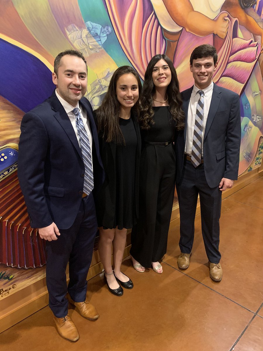 HHFoundation's tweet photo. Over the years, we have awarded over 3.000 high school Latino students across the country and we’re still counting!
2019 Dallas Hispanic Heritage Youth Awards!
#YA19 #HispanicHeritage #LatinoLeaders #LOFT @SouthwestAir @BBVA_USA @CVSHealth @BP_America @CP_News @jerry_ayala1 https://t.co/HWH8BBmJlk