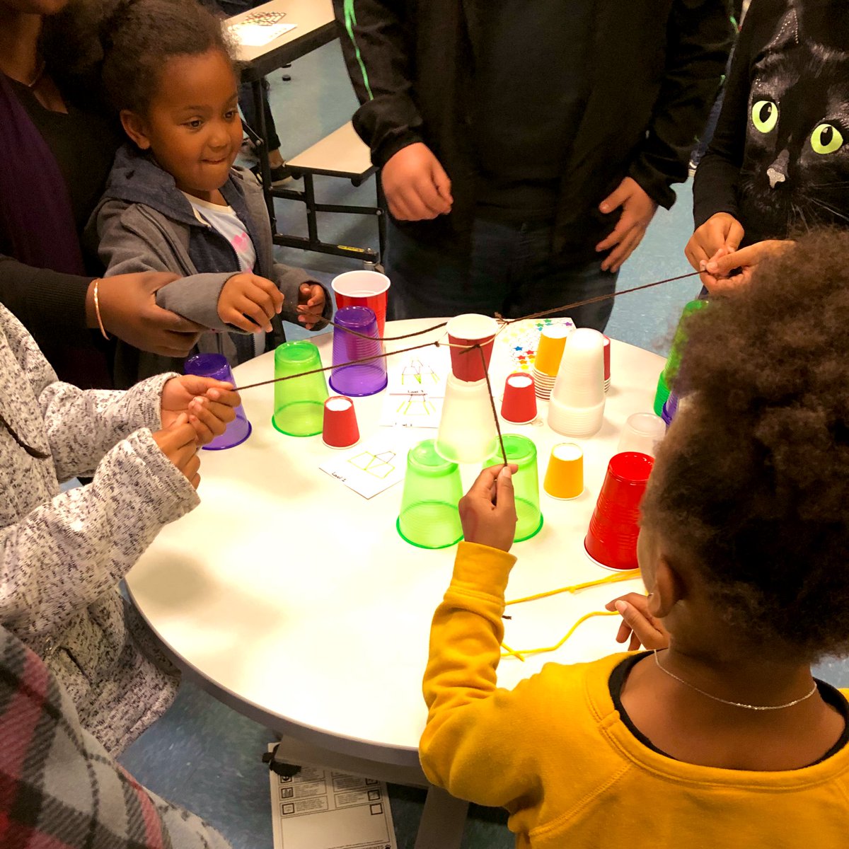 DeckerPUSD's tweet photo. Cooperative learning at #roboticsnight led by @LorbeerPUSD and @DiamondRPUSD  students! #proud2bepusd #edtech #coding #deckermakeswaves #studentled #studentleadership @LEGO_Education https://t.co/hulHjgpL2A