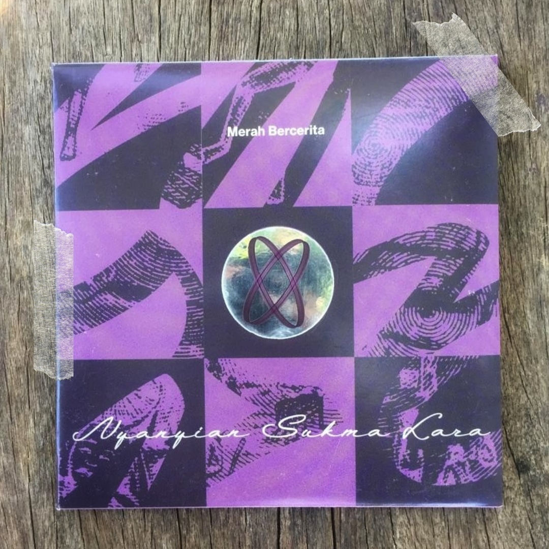 Setelah melalui proses panjang, jajanan yang menyehatkan kini sudah siap dikonsumsi, kawan. Mulai beredar nanti malam di depan pintu masuk pertunjukan.

Paket hemat beserta karcis masuk Rp. 50.000,- (Khusus hari ini)
Hub: 0895617464618 (Bayu)

#merahbercerita #nyanyiansukmalara