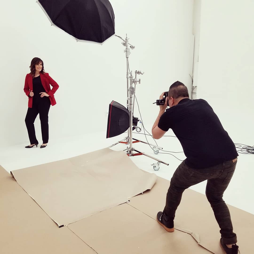 LaraWatlington's tweet photo. An awesome start to the new year with an outstanding branding video and photo shoot session with Speaker @elizabethsuarez.
#DreamTeam #marketing #branding #videoproducer #photography https://t.co/2t4ejSZ2Nw