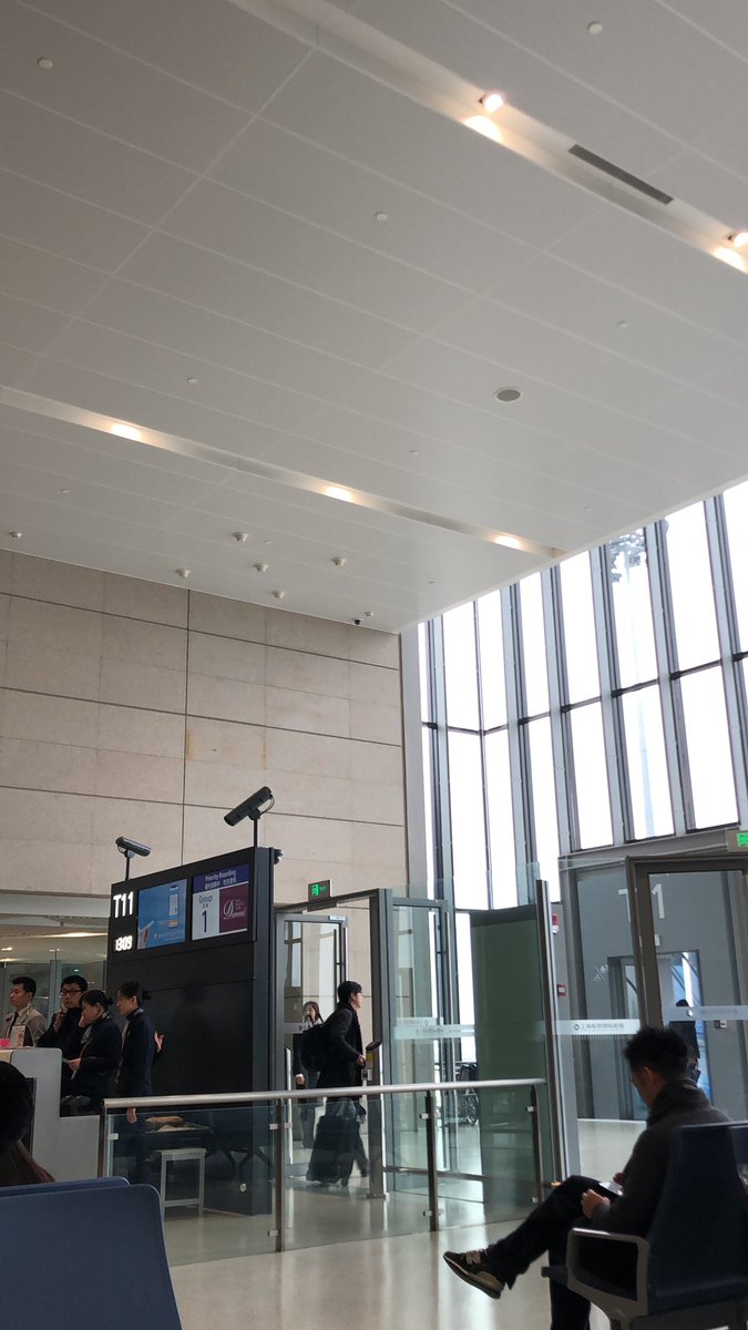 JagoLog's tweet photo. 優先搭乗の方が多いのではないか？ https://t.co/s1snE0A2MB
