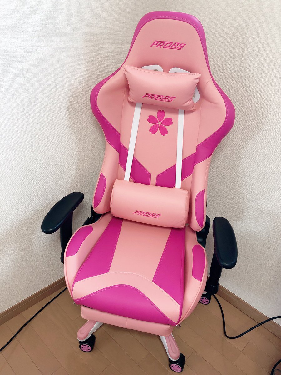 TaKaNa721's tweet photo. ゲーミングチェア届いたーっ！！
とてもかわいい(*ˊ˘ˋ*)♡🌸

1人で頑張って組み立てたよ😉✨

#ゲーミン���チェア #PRORS https://t.co/vqdMzGclZh