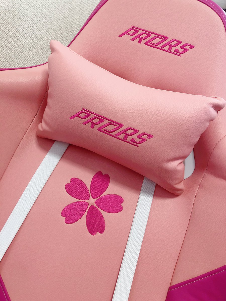 TaKaNa721's tweet photo. ゲーミングチェア届いたーっ！！
とてもかわいい(*ˊ˘ˋ*)♡🌸

1人で頑張って組み立てたよ😉✨

#ゲーミン���チェア #PRORS https://t.co/vqdMzGclZh