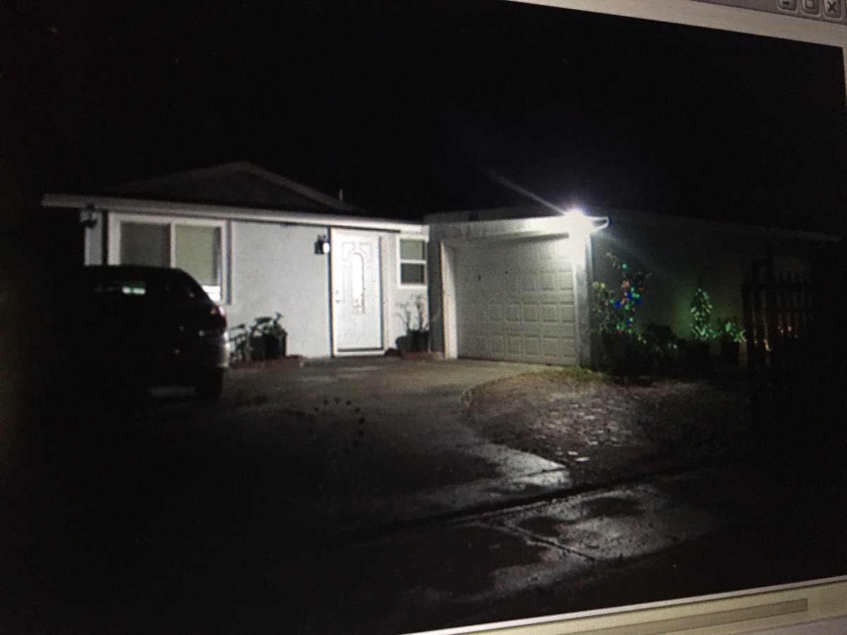 AzenithSmith1's tweet image. Human trafficking bust in #SanJose. Four people have been arrested accused of running brothels out of two homes, one in South SJ on Silver Leaf Road, the other eight miles away on South King Road. #ktvu 10/11p