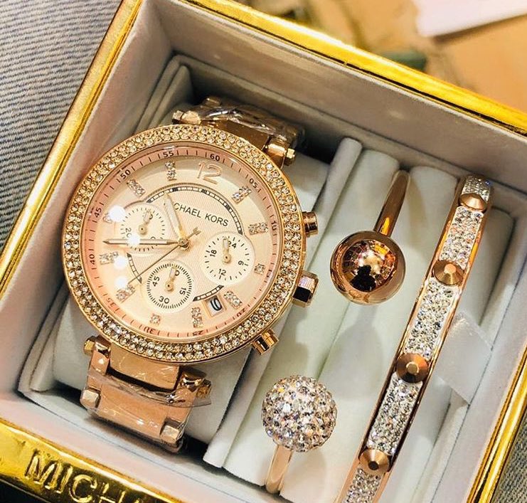Nimmie__'s tweet photo. Ladies Wrist watch available 
Price: 28,000 Naira
Free delivery within Lagos.

Please retweet https://t.co/RfQLrc1f8G