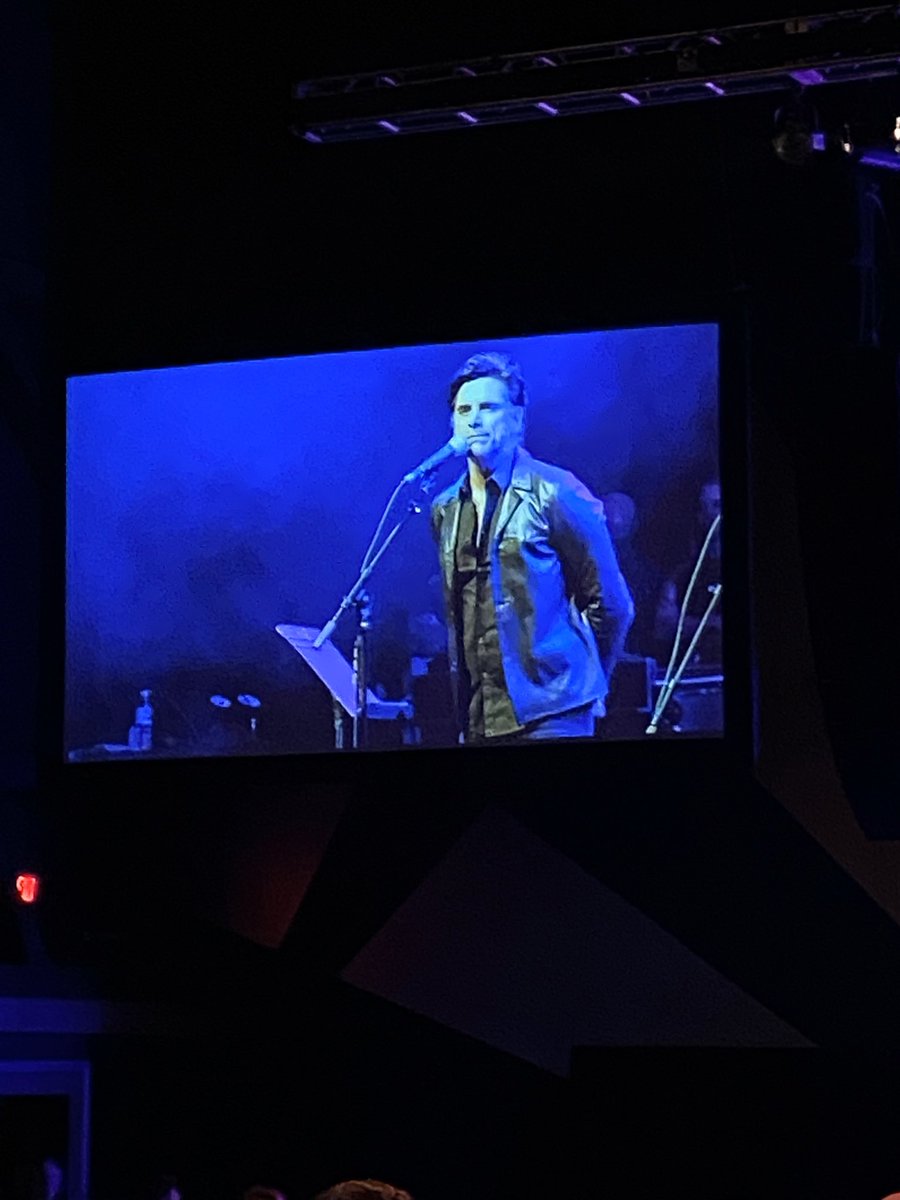 _thomtran's tweet photo. Tonight @gibsonguitar #NammJam 2020, I saw @Slash play “Hotel California” w/ @donfelder from the Eagles, the Right Reverend Billy Gibbons got on stage with Jimmy Vivino, Slash & Rick Neilsen (from @cheaptrick) & it was all hosted by @JohnStamos. Yup. Uncle Jessie. WTF is my life? https://t.co/UkYzo8GXN8