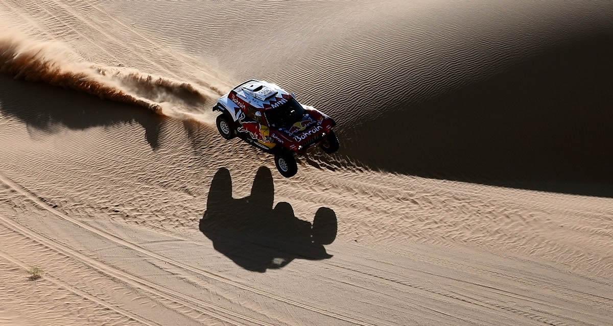 BMWGroupEspana's tweet photo. ¡Ya es oficial! Carlos #Sainz y Lucas Cruz ganan el #Dakar2020 . ¡Campeones! #MINIDakar2020 #Dakar #CarlosSainz #VamosMINI #VamosCarlos https://t.co/Ut0WONrfKQ