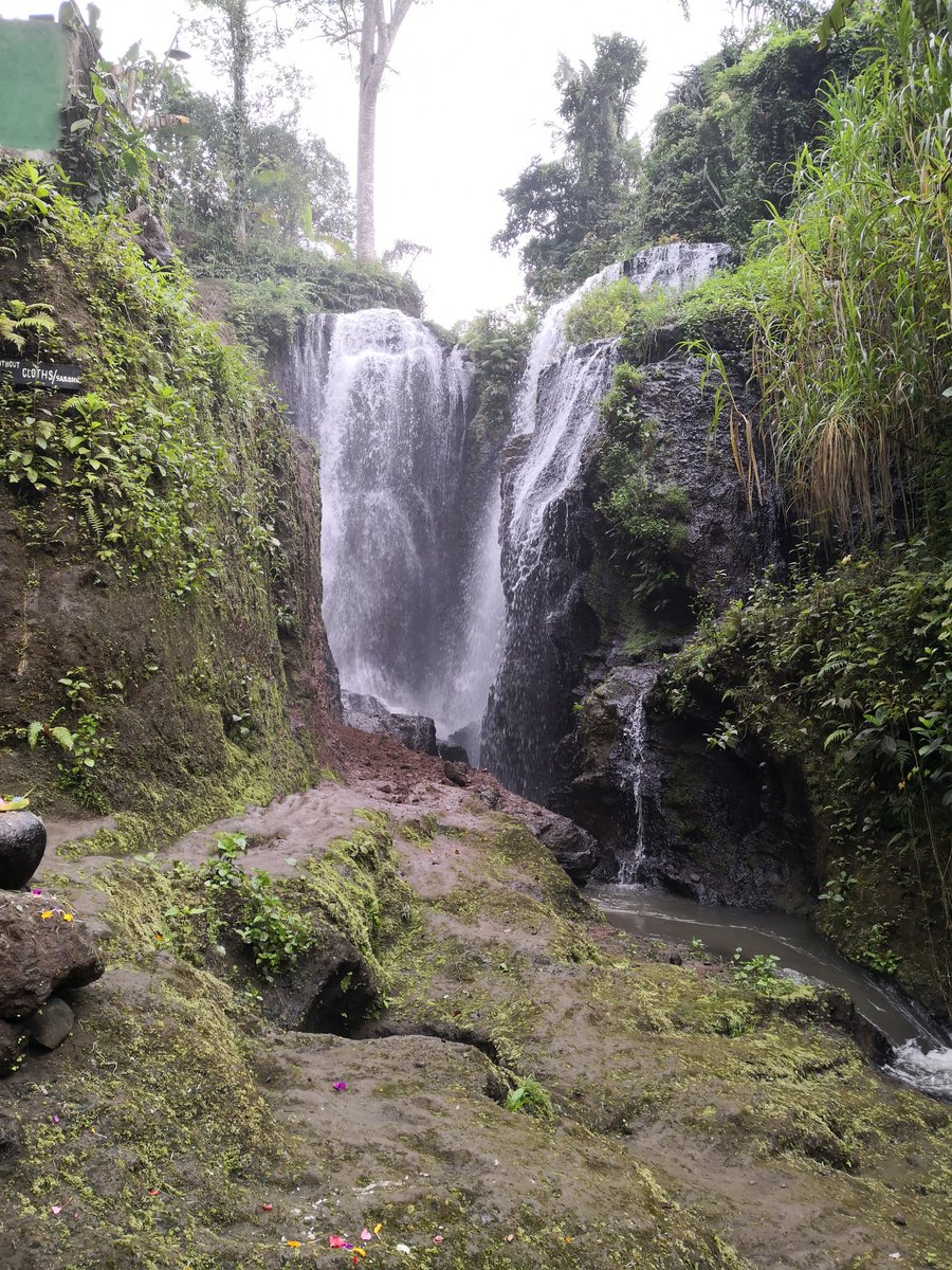 rzoltan42's tweet photo. Waterfall and Secret valley near to Ubud, Bali.
#Bali #waterfall #naturephotography #Travel https://t.co/70TRtB2Lx3