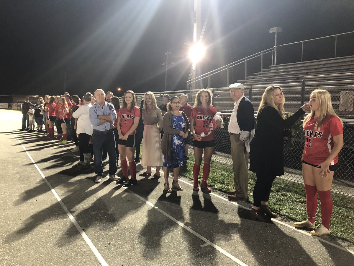 NorthFtMyersHS's tweet photo. Senior Knight! https://t.co/E2pnL5RNAY